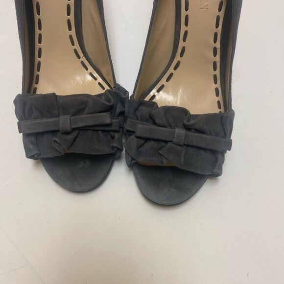 Enzo Angiolini Ruffle Bow Peep Toe Suede Pump - Picture 4 of 10